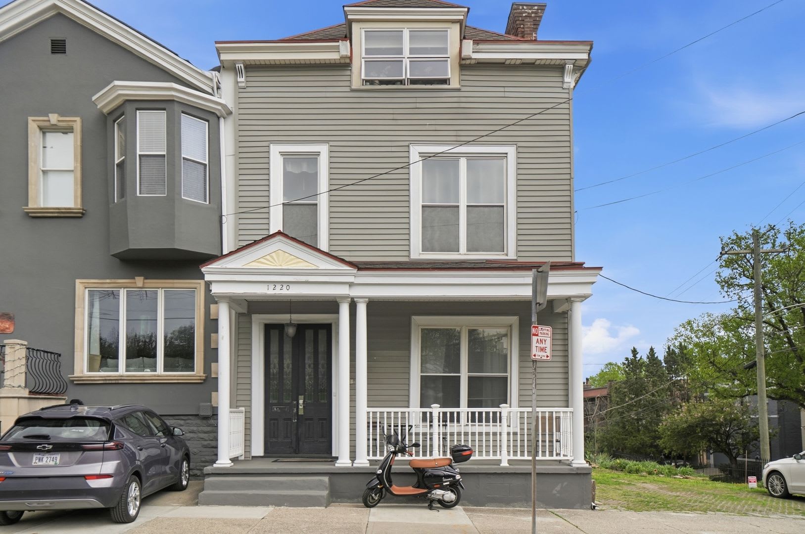 1220 Louden St – photo 2