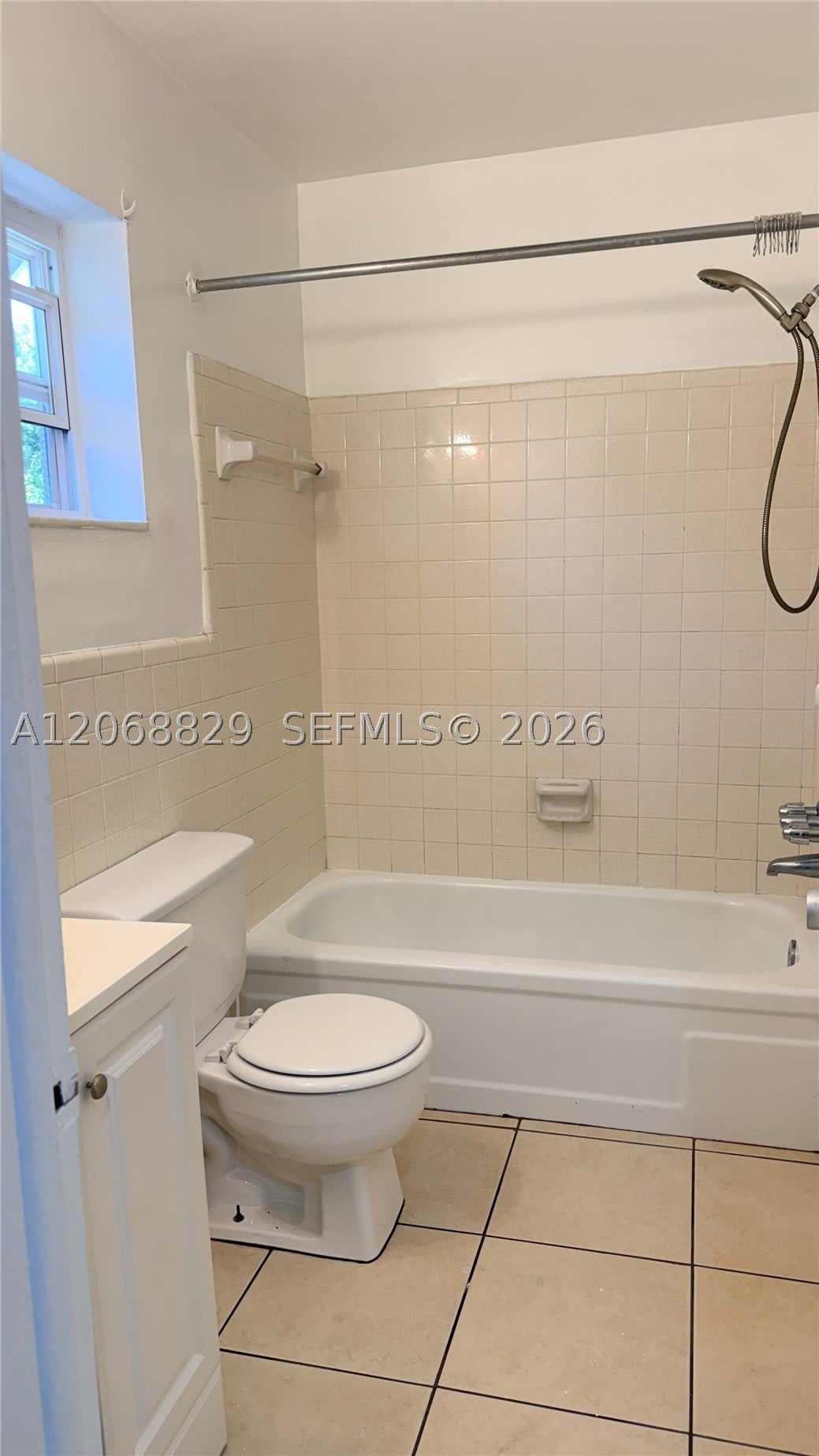 717 NE 1st St – photo 4