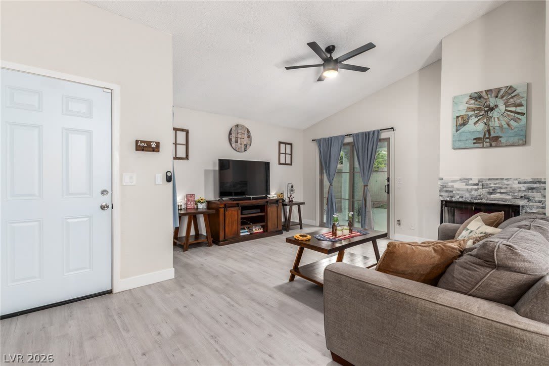 5776 Yerington Avenue – photo 2