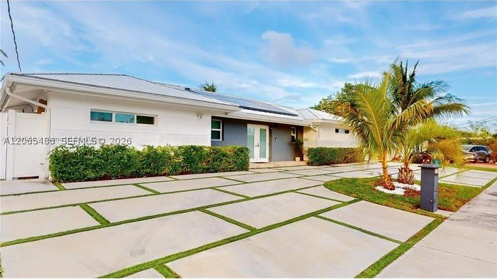 2335 NE 194th St – photo 2