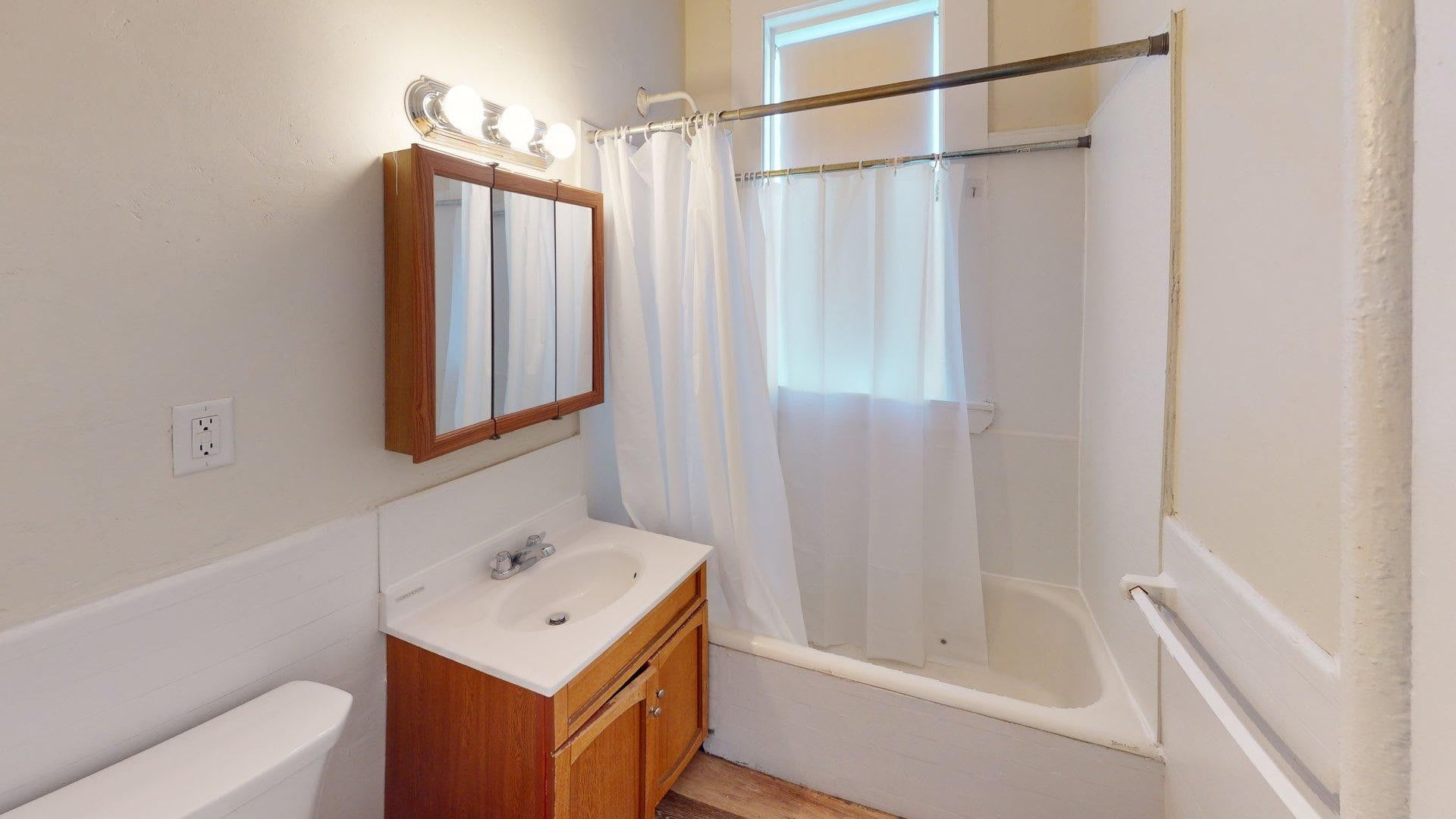 Charming 1 Bedroom-No Broker Fee – photo 5