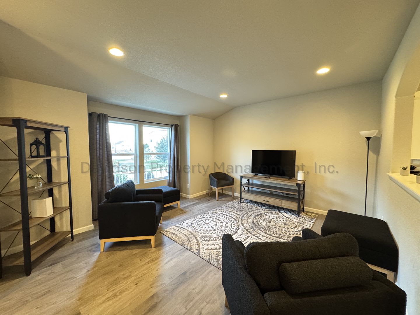 Gorgeous 3 Bedroom Townhouse In Lorson Ranch – photo 3