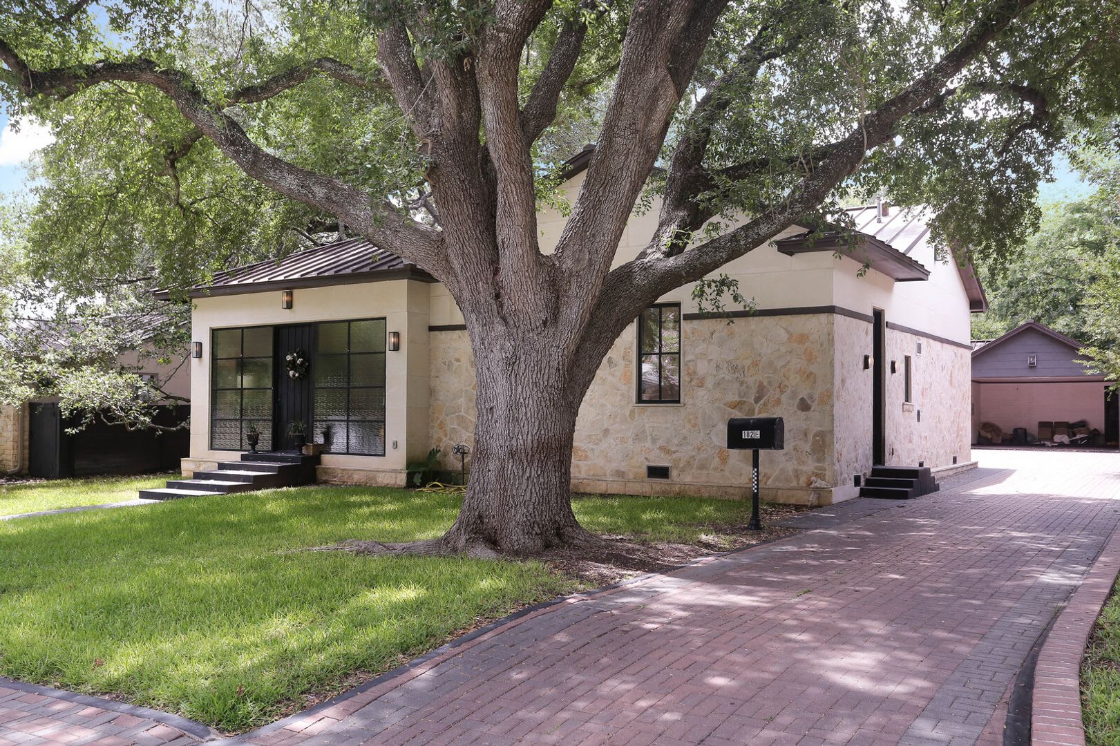 Luxury 4 Bedroom Home In Alamo Heights – photo 1
