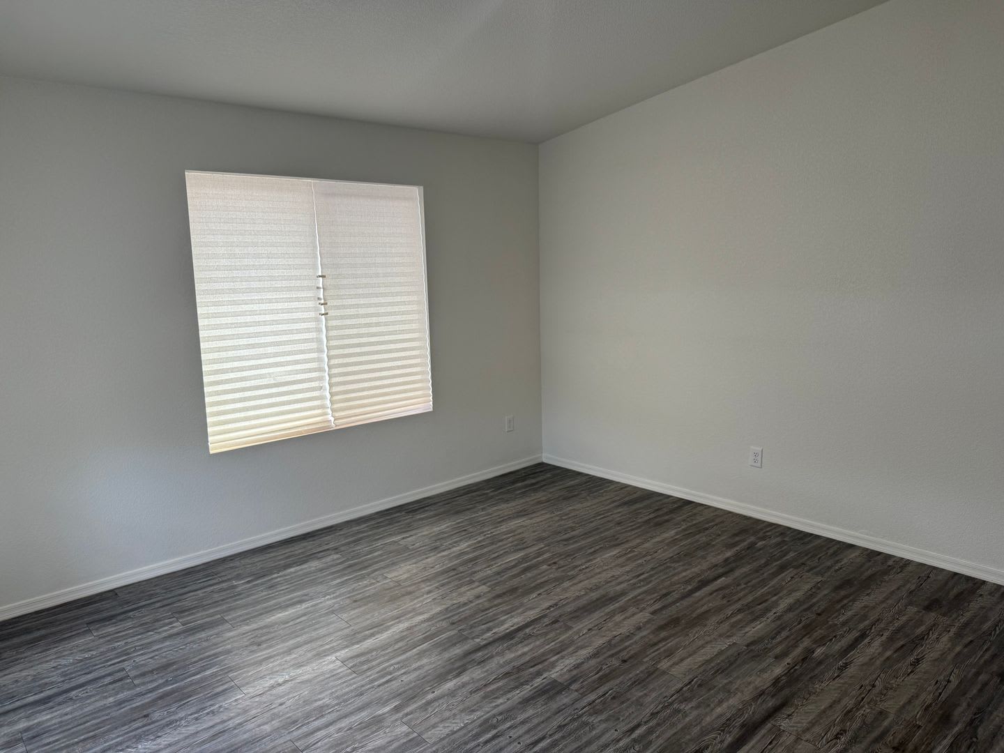 Desert Sands 4 bedroom 2 bathroom home with extra living room – photo 2