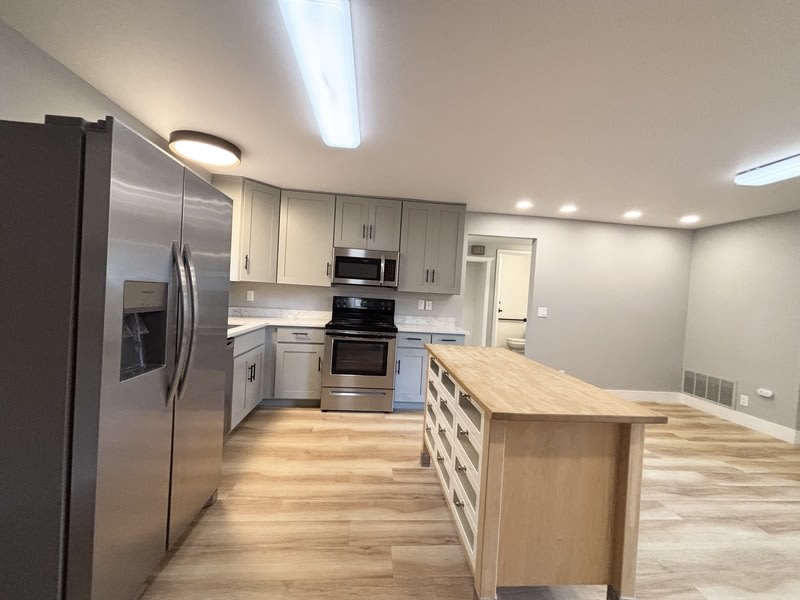 1583 East Stratford Avenue – photo 3