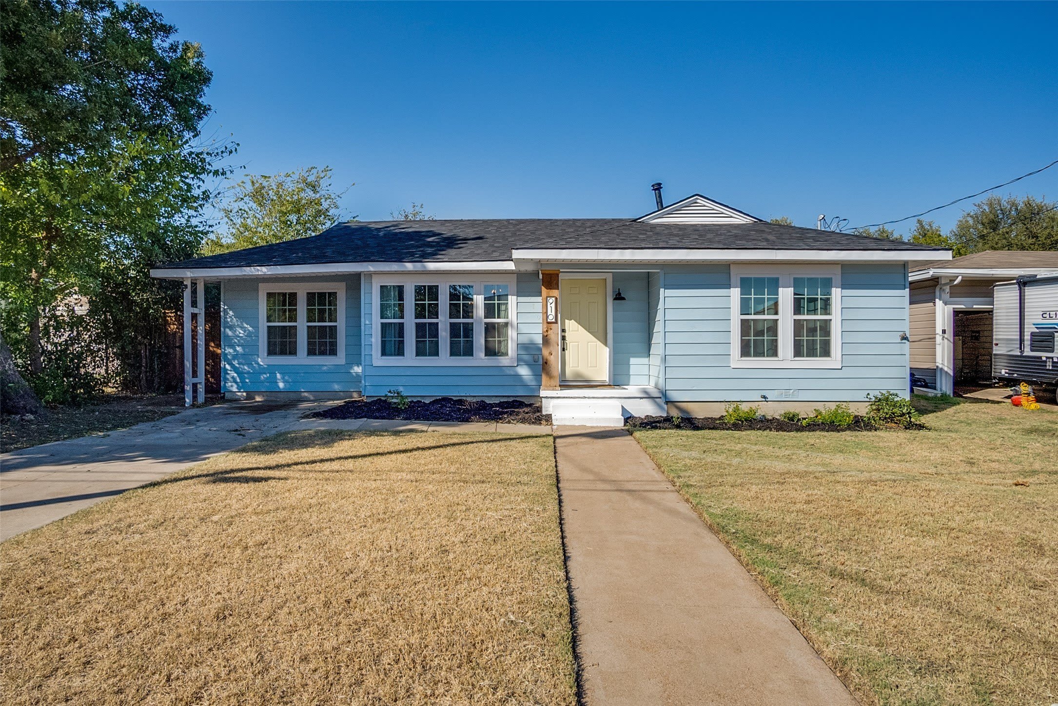 910 Norton Street – photo 1