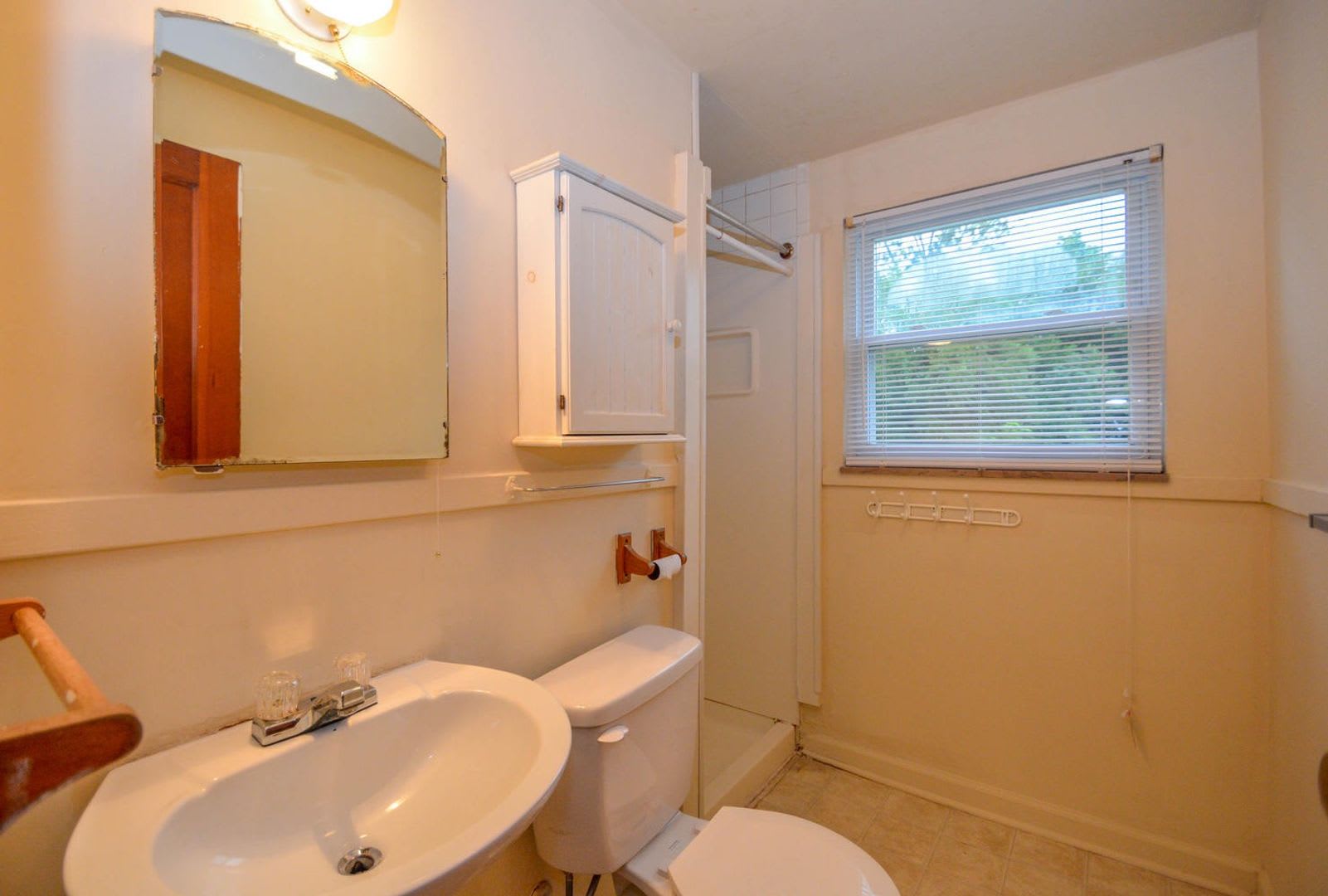 207 E 14th St – photo 5