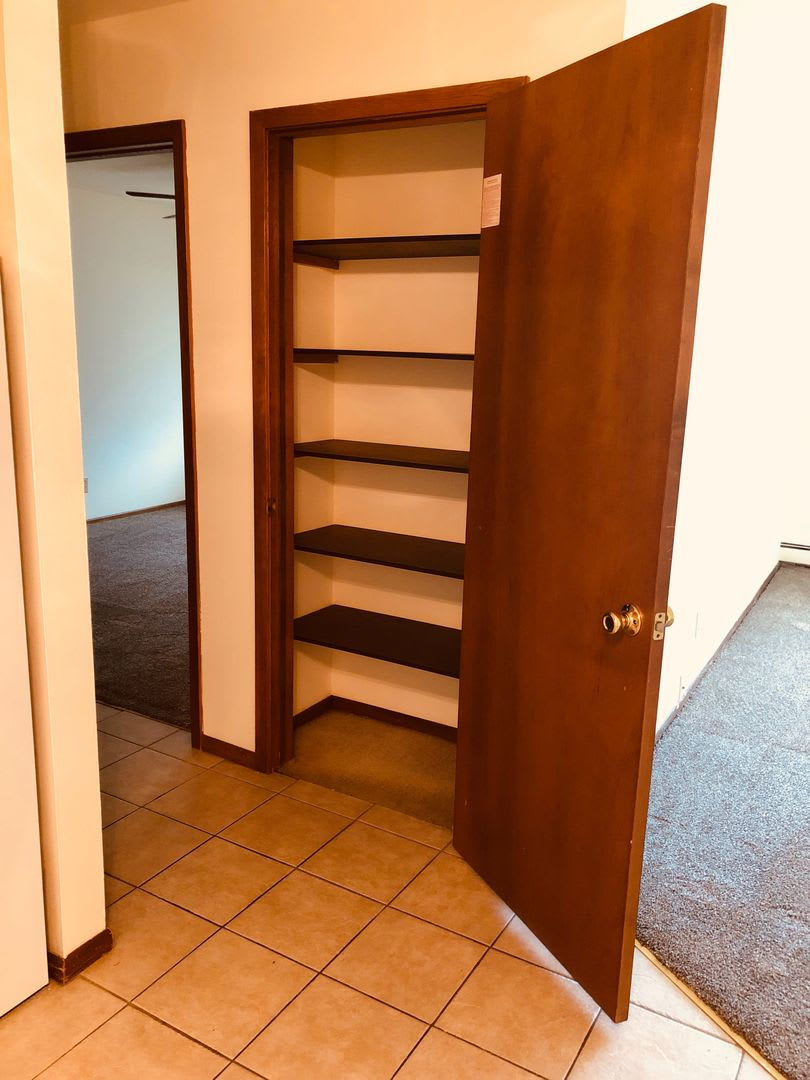 Spruce Court Apartment Greenfield Wi To Schedule A Showing – photo 3