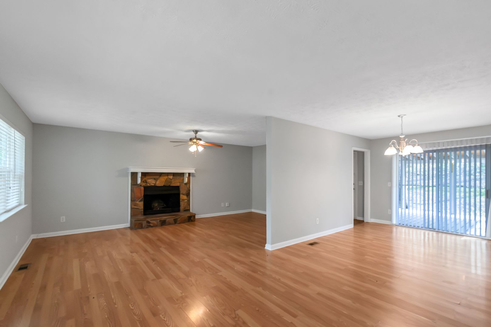Charming 3 Bedroom / 2 Bath with Finished Basement! – photo 3