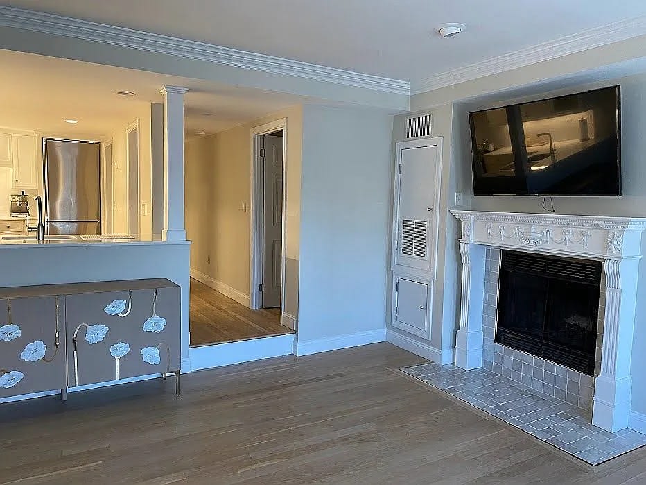 29 Brimmer St Apt 3 – photo 2