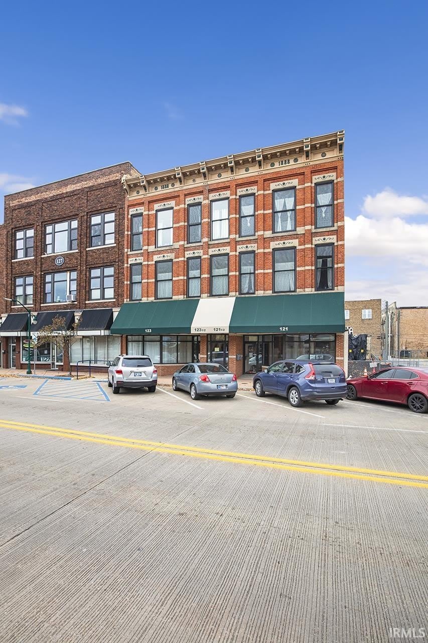 121 S Main Street – photo 1