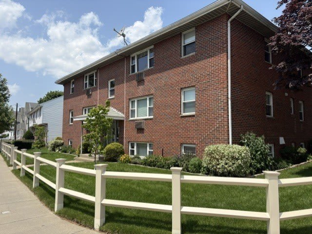 189 River St – photo 1