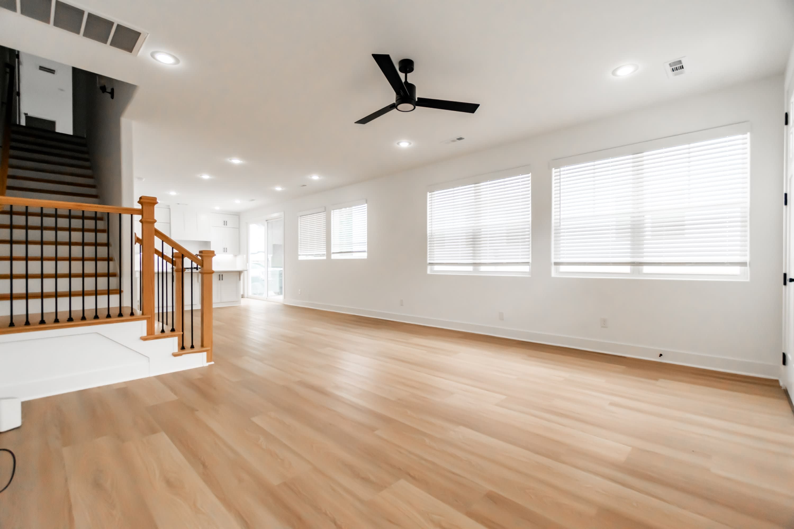 1246 West James Street – photo 4