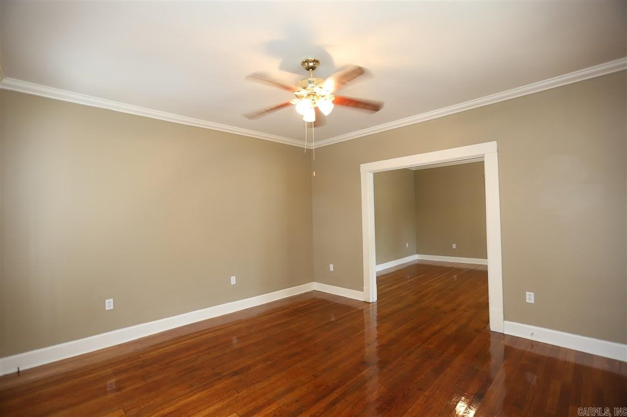 3711 W Markham – photo 3