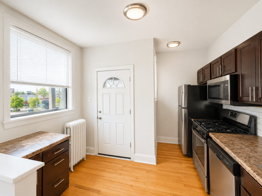 2348 West Addison – photo 1