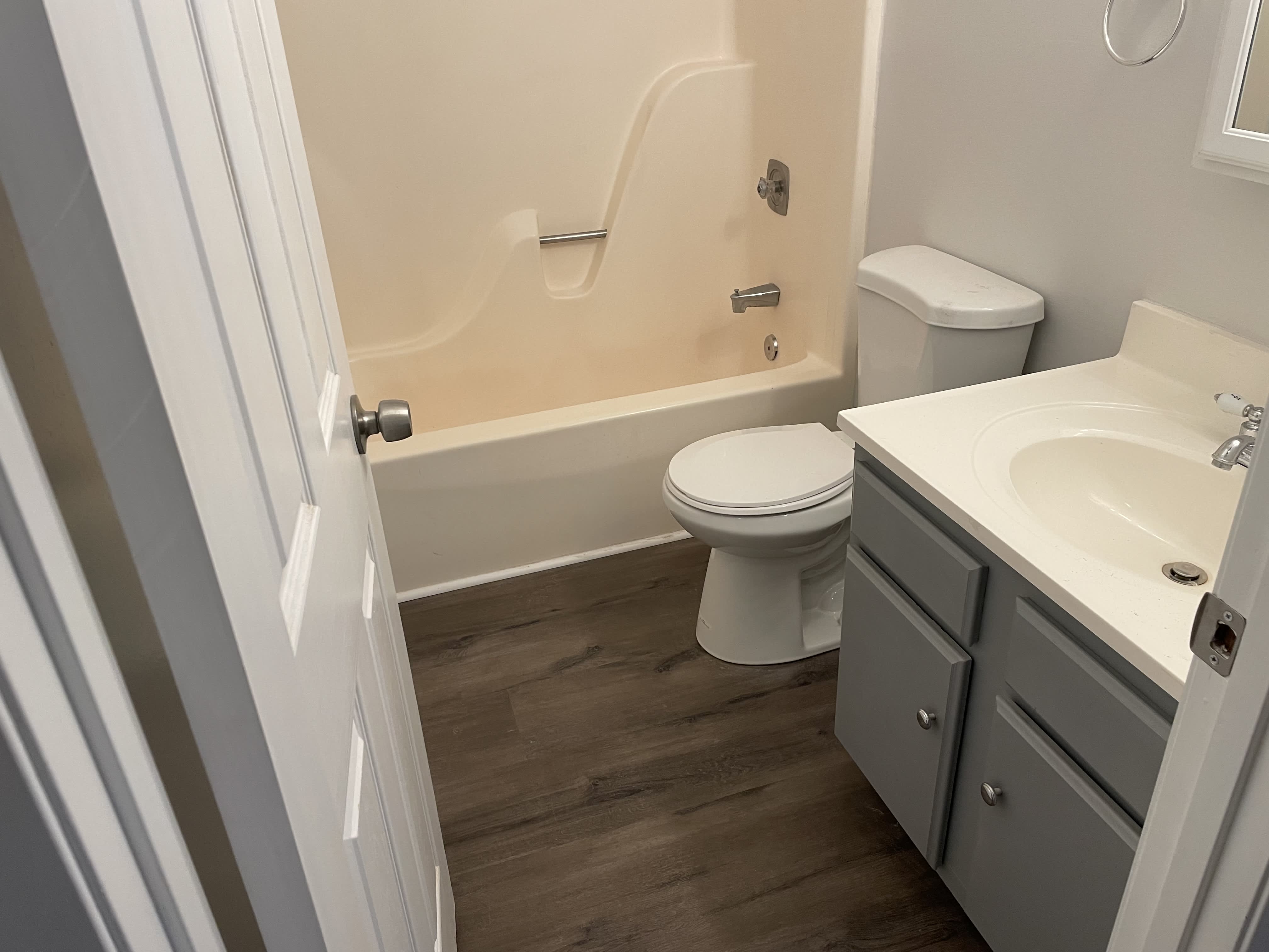 1909 Meadowview Ln – photo 5