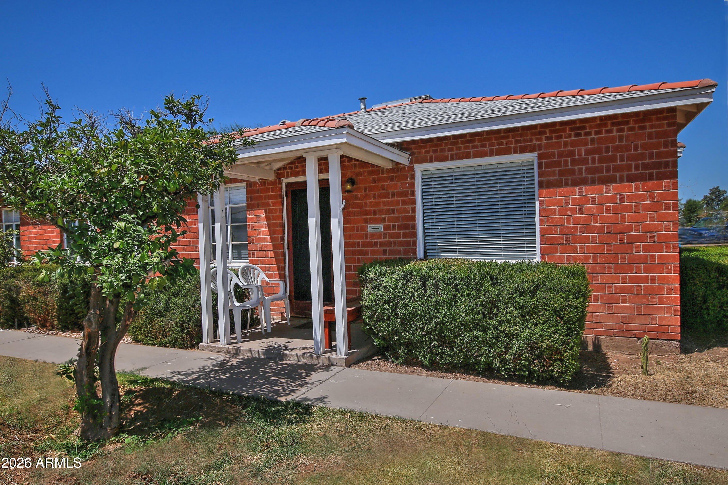 1923 W Earll Drive – photo 4