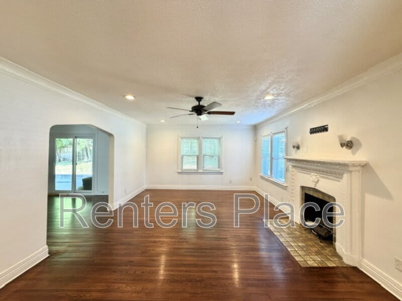 2233 N Denver Blvd. – photo 3