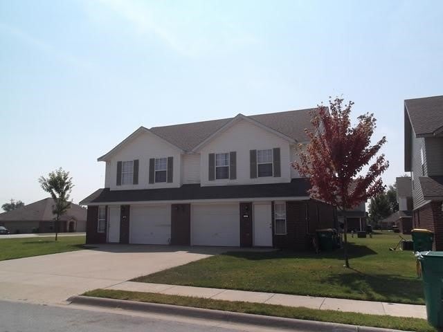 870 Meadowlands Drive – photo 1