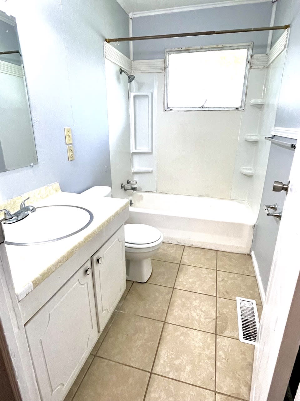 2123 Covert Avenue – photo 4