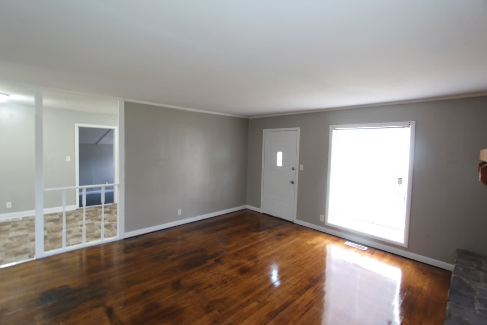 New On The Market 3 Bedroom 1 Bath Large Den Get To It Fast – photo 4