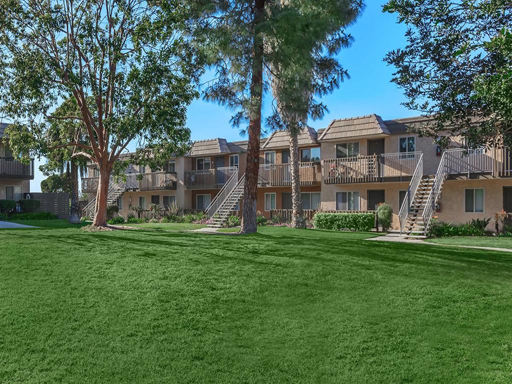 Bluffs at Carlsbad Apartments – photo 2