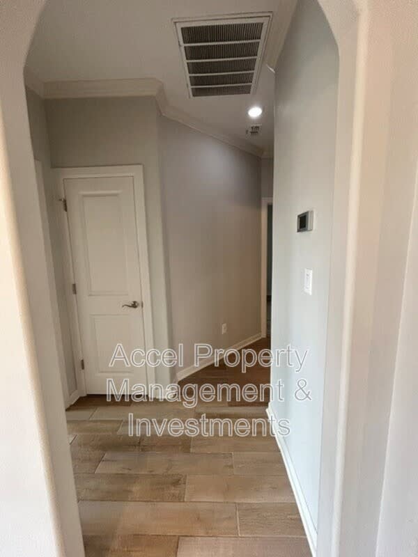 8410 N 33rd Lane – photo 4