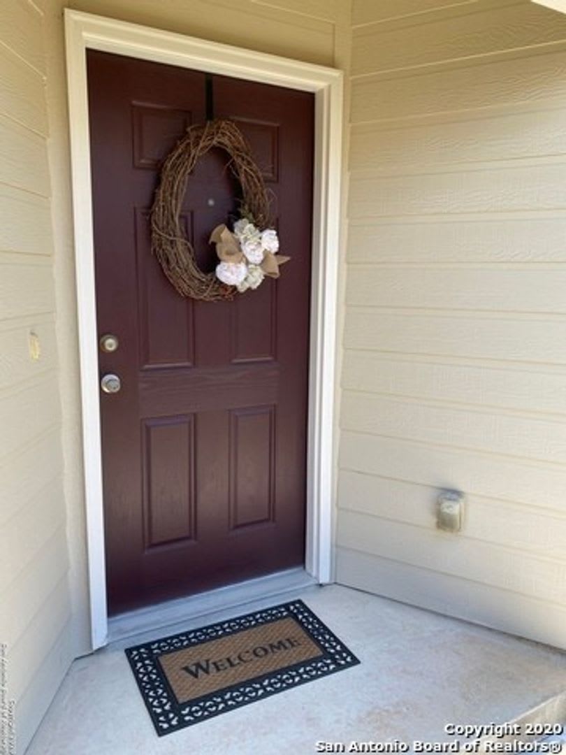 Wonderful home in Copperfield Neighborhood. Realtor Commission: $500 – photo 3