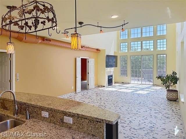 588 S Main Street – photo 4