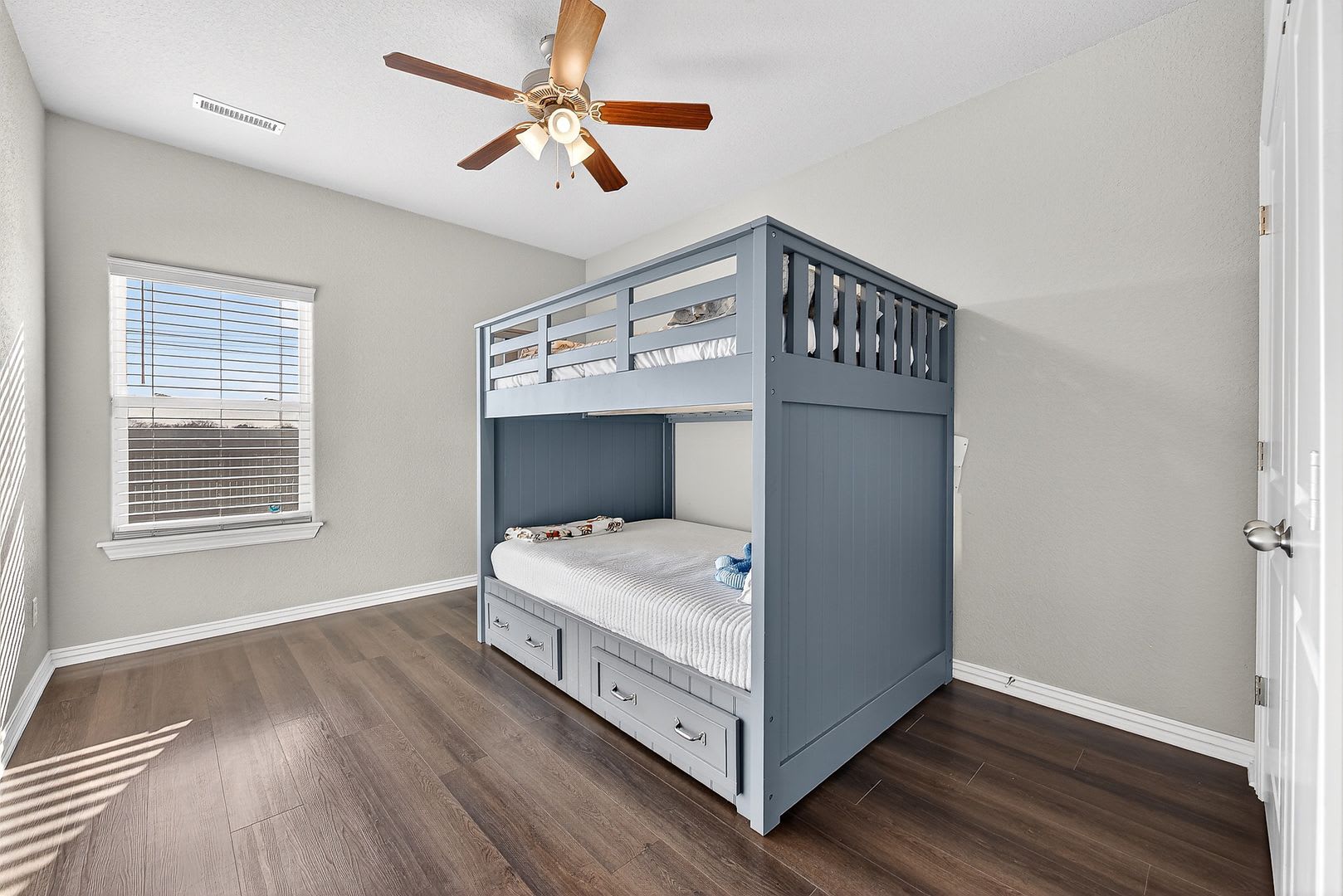 Pristine, Private, and Packed with Premium Finishes – Welcome Home! – photo 4