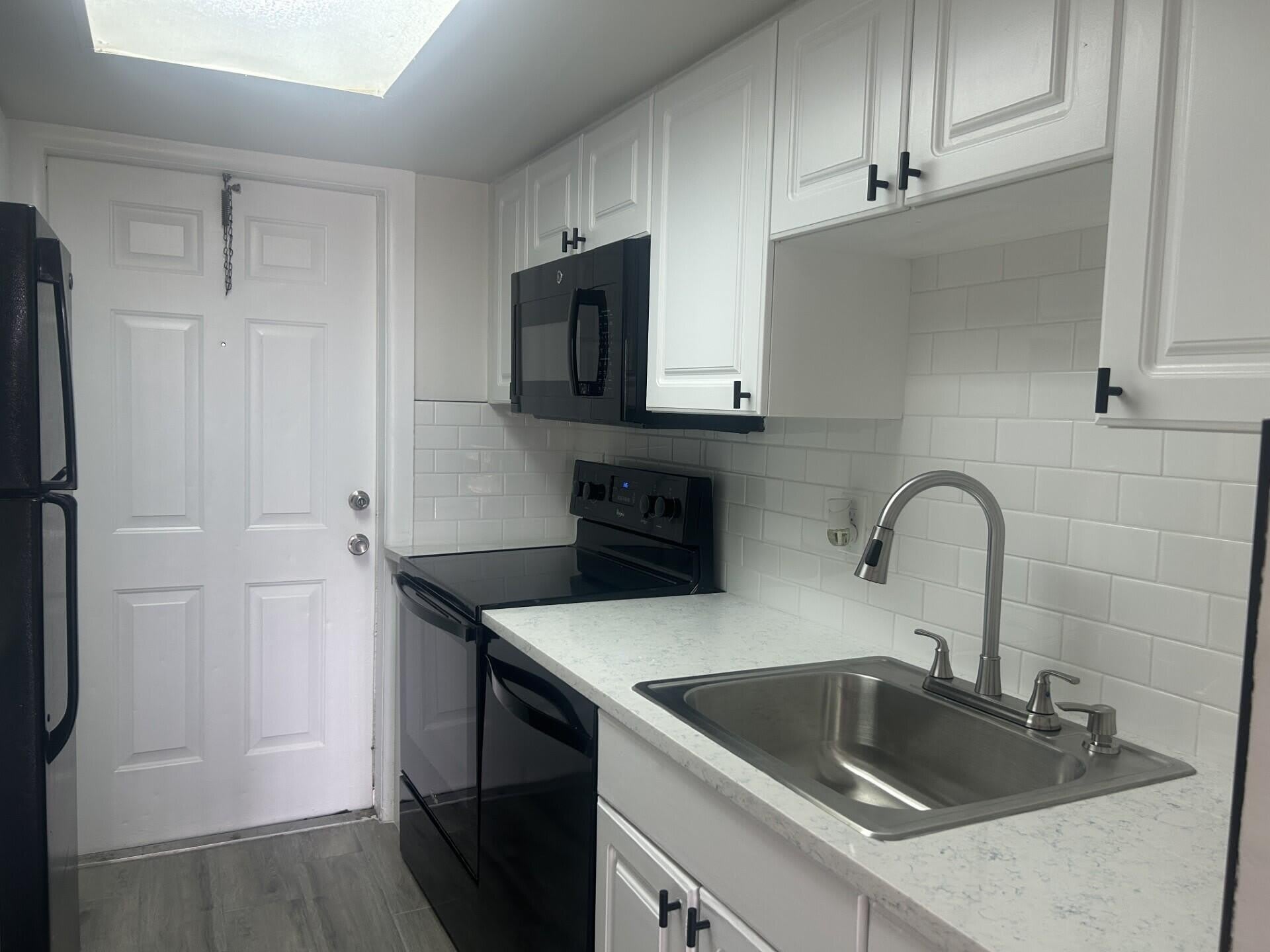 1500 Crescent Circle – photo 3