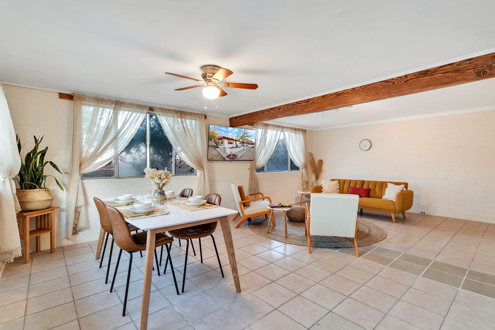 1 Bedroom Fully Furnished Hilltop Home W Views Free Internet – photo 3