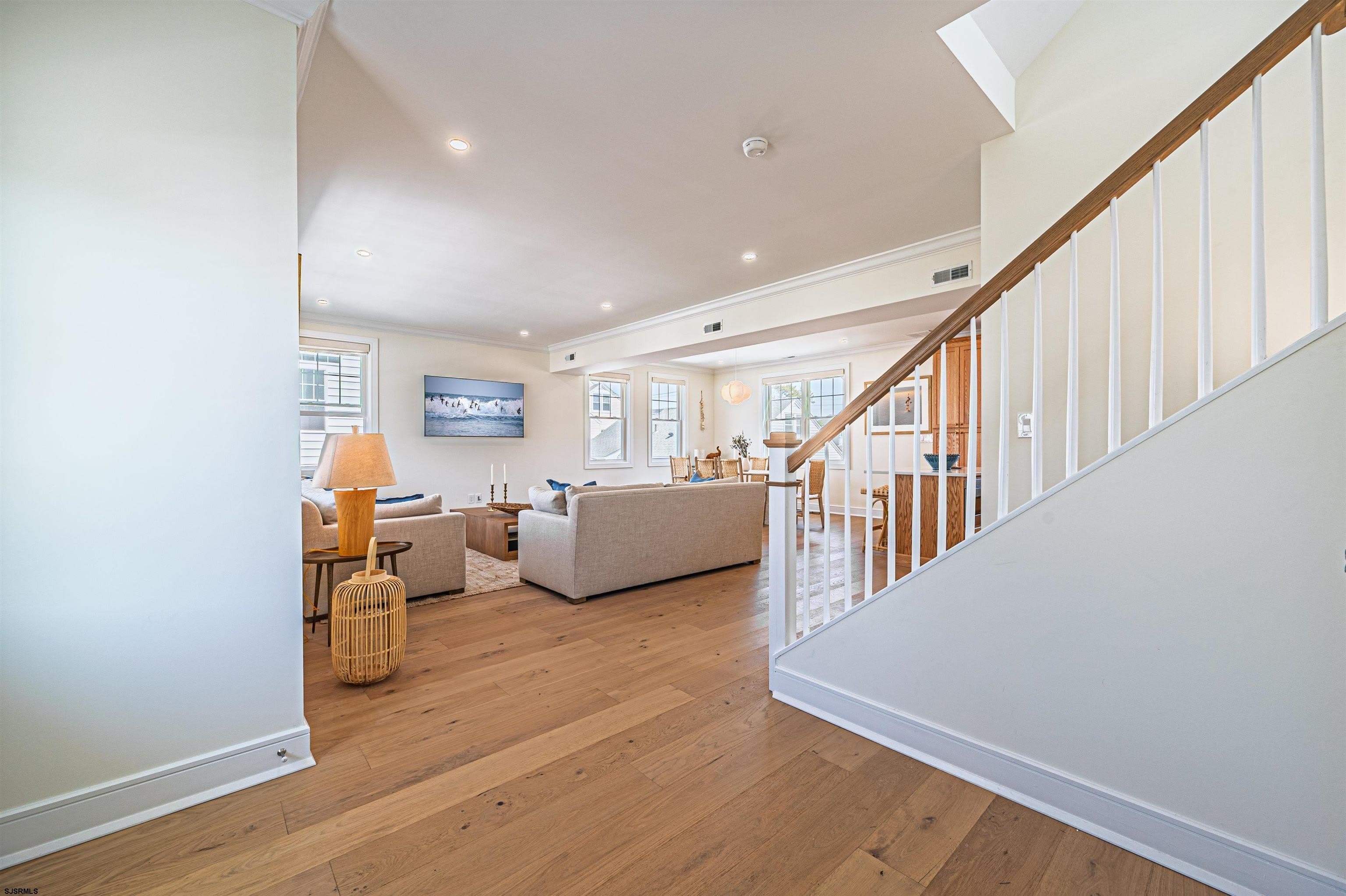 111 N Belmont – photo 3