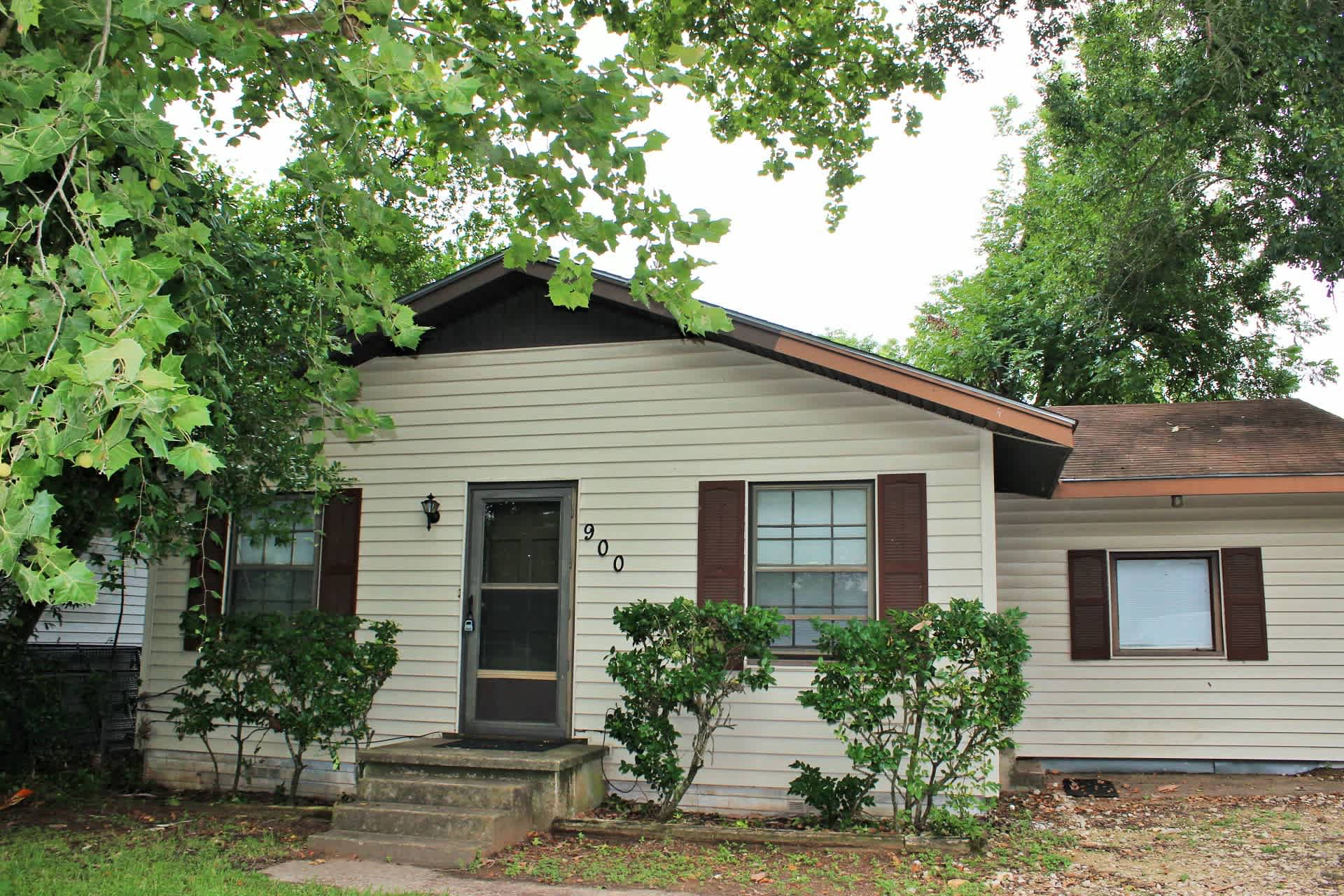 900 East Stone Street – photo 1