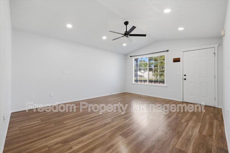 1020 Aspen Grove Street – photo 3