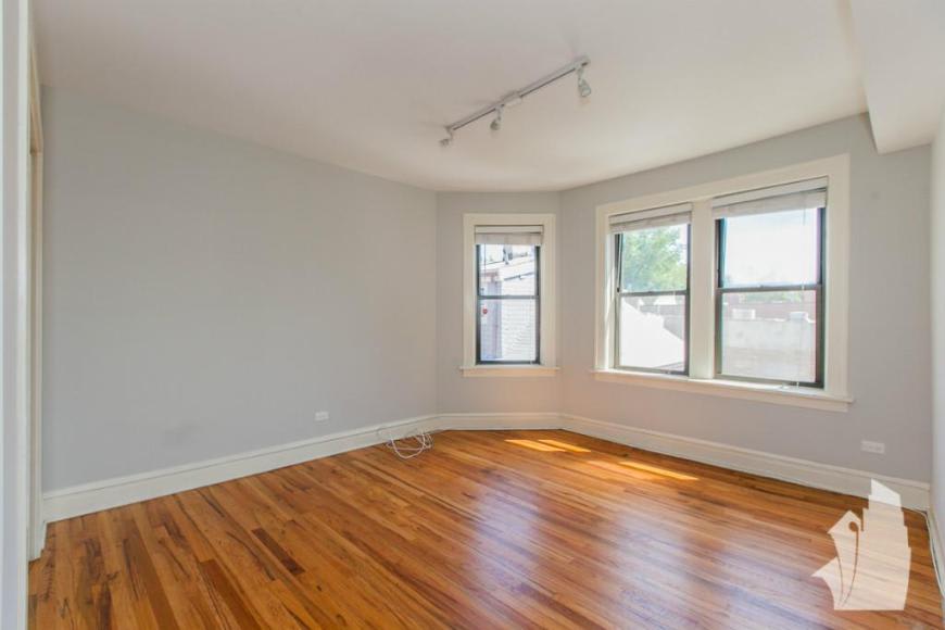 2233 West Wilson – photo 2