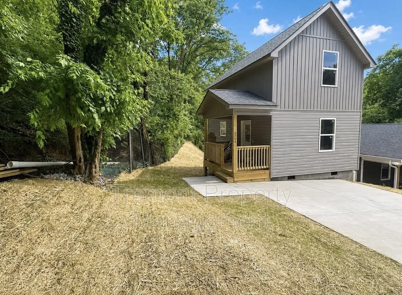 2708 East 21st Street – photo 1