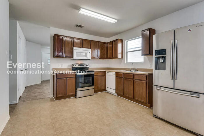 5636 Liberton Lane – photo 2