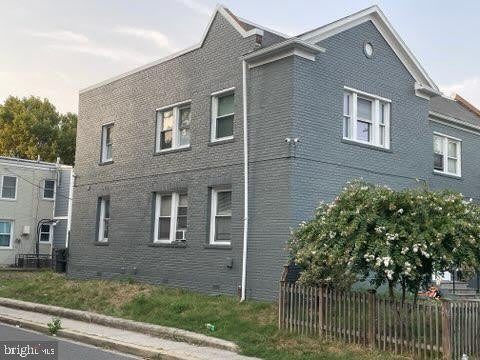 1600 E Street NE – photo 2