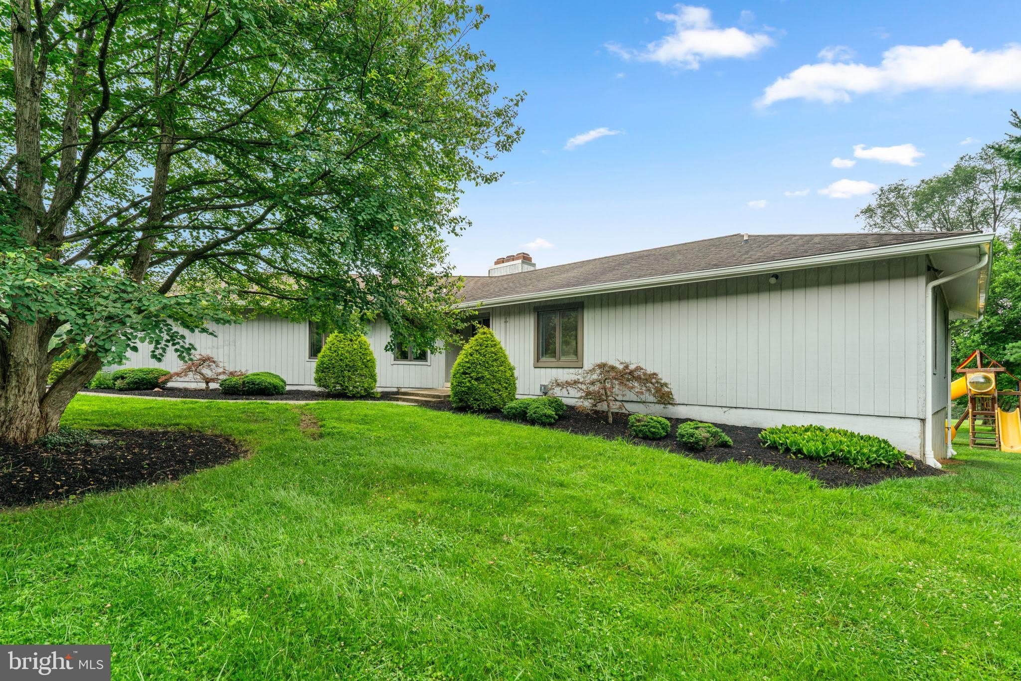 1920 Woodstock Road – photo 2