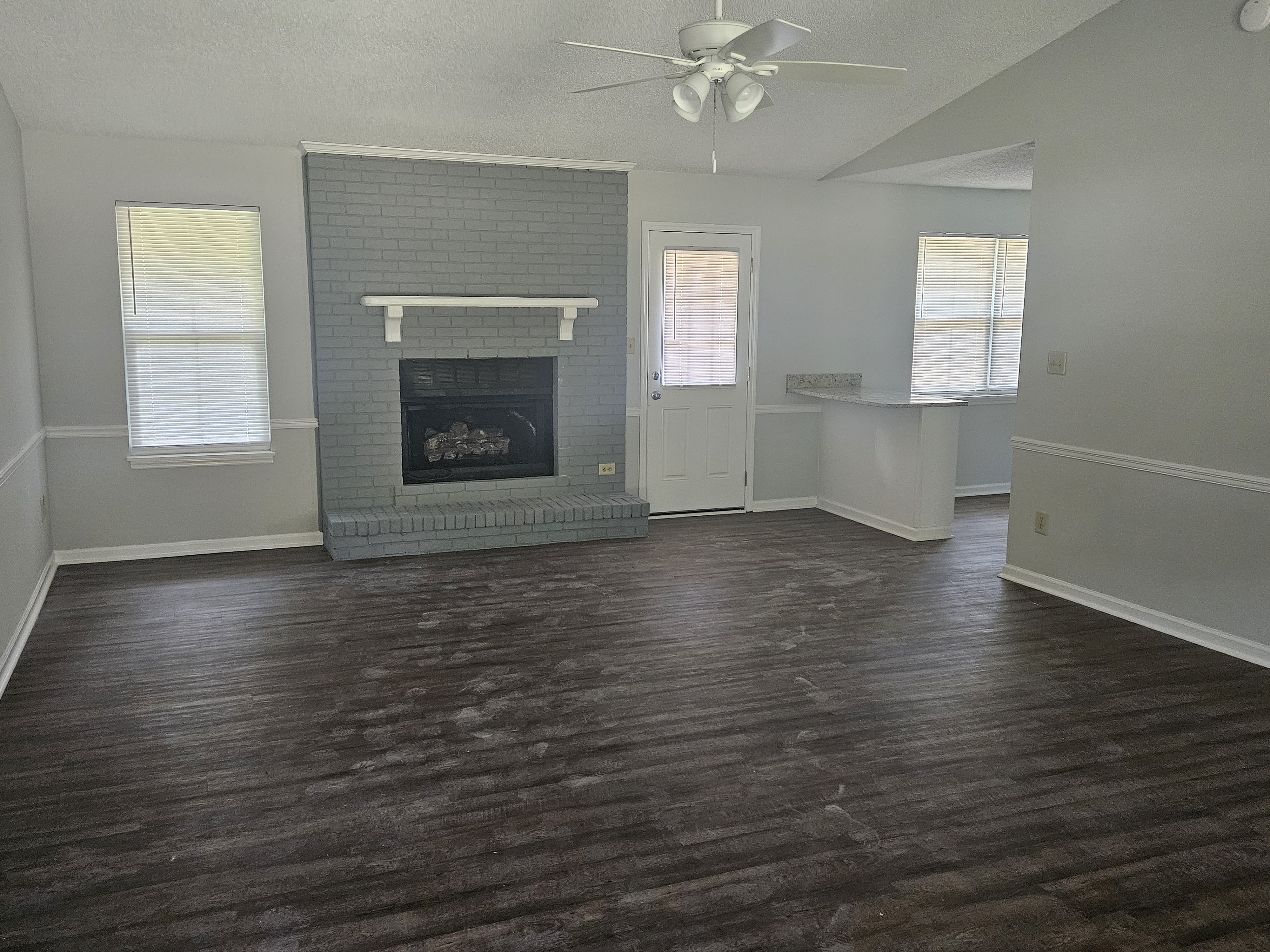 202 Dunaway Dr – photo 2