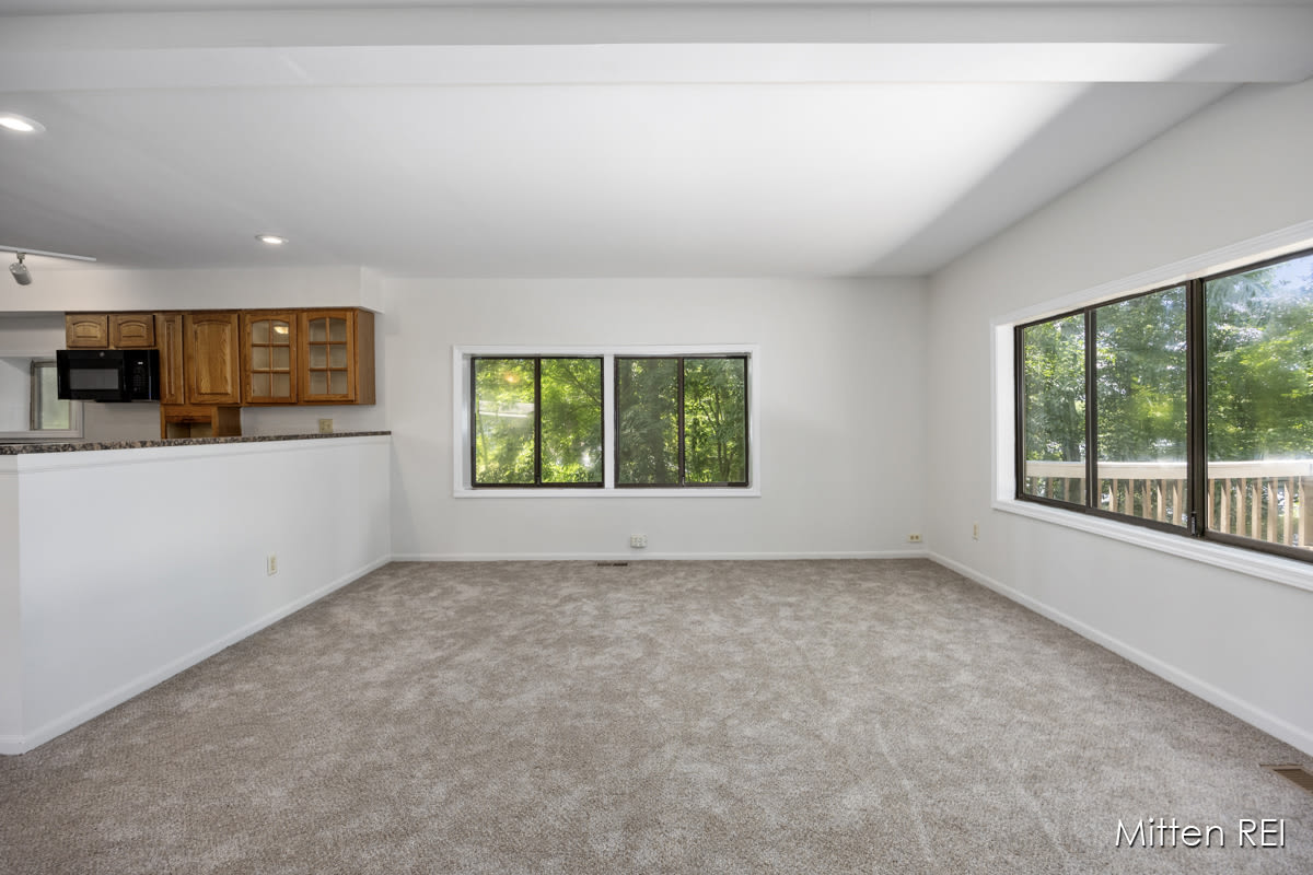 13029 East Heights Road – photo 3