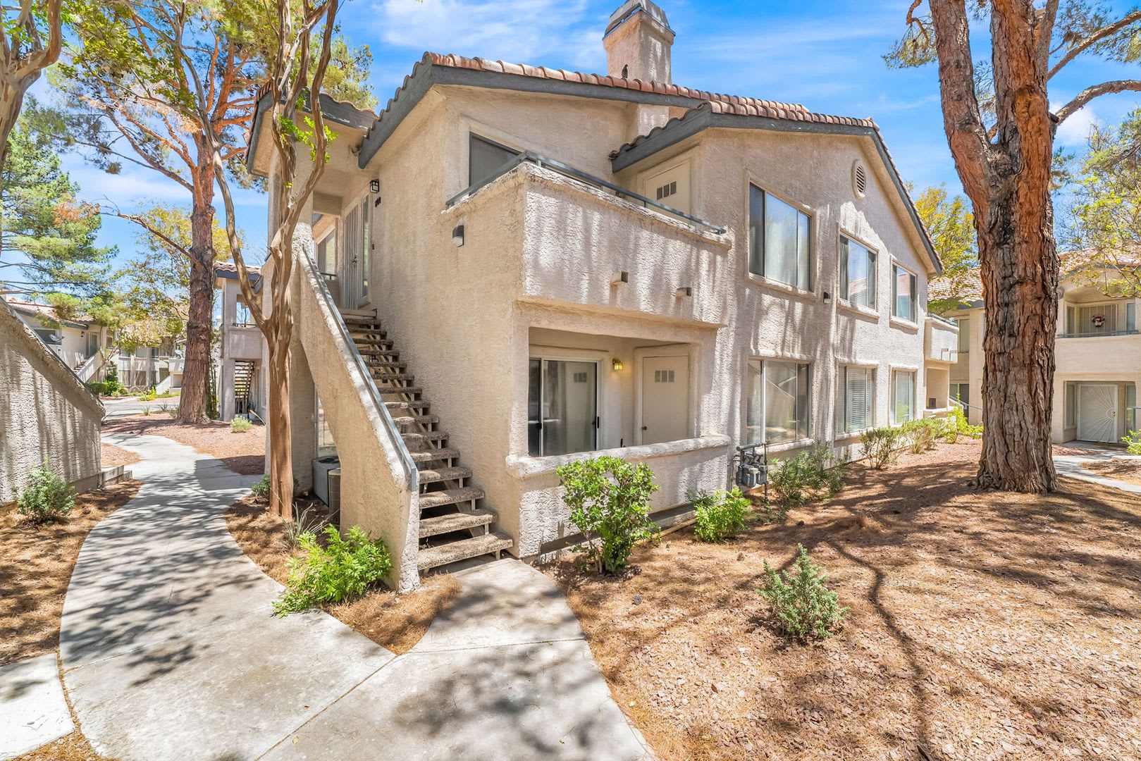 Charming First-Floor Condo in a Gated Community with Resort-Style Amenities! – photo 3