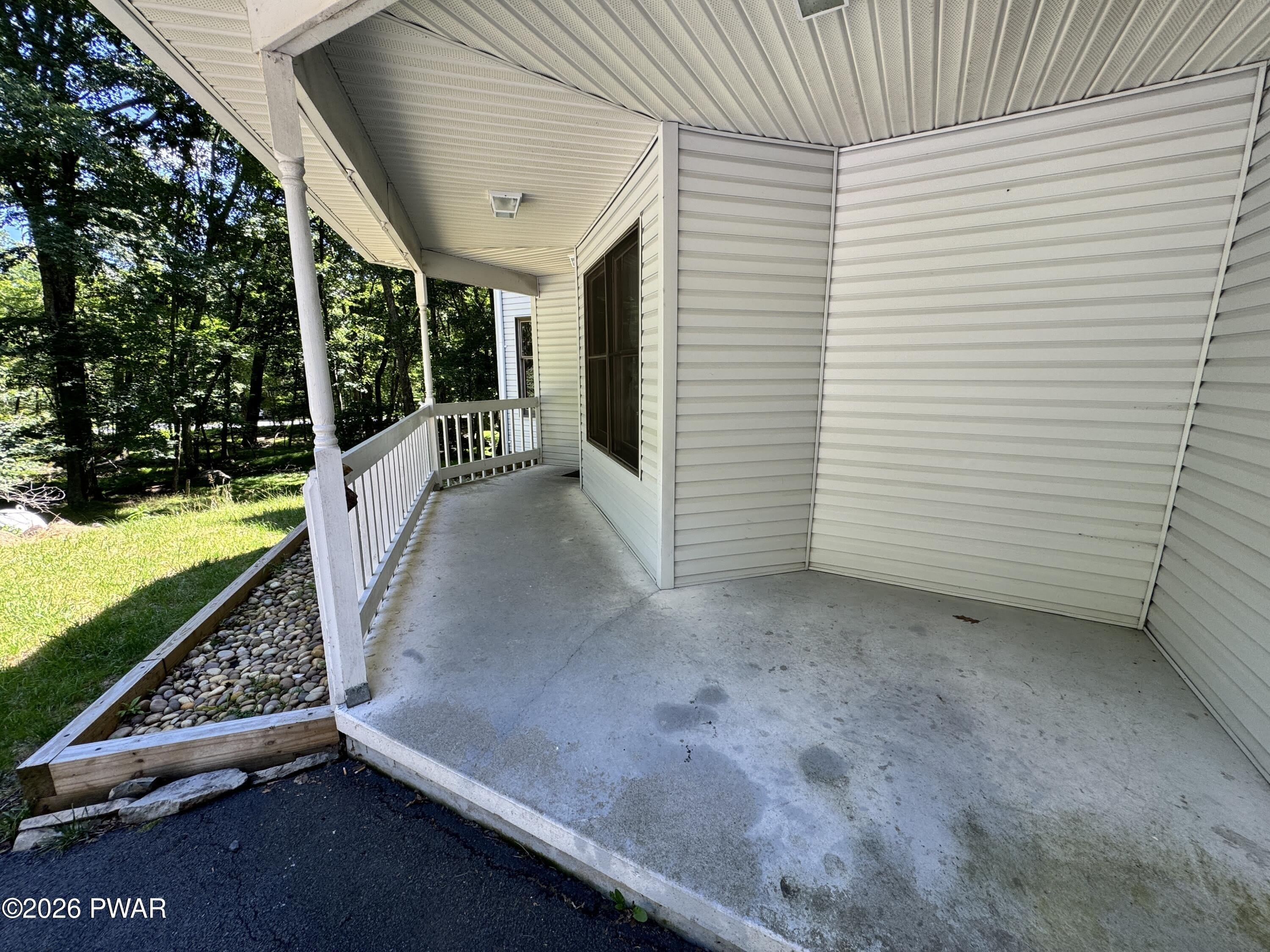 112 N Ridge Drive – photo 2