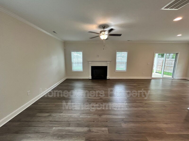 1210 Simpson St – photo 3