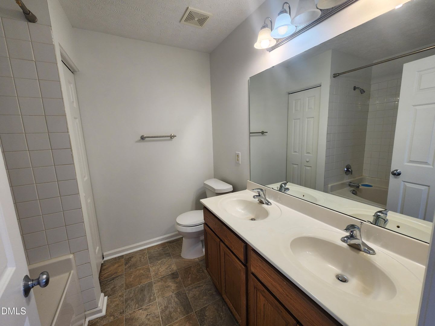 2010 Grassy Banks Drive – photo 5