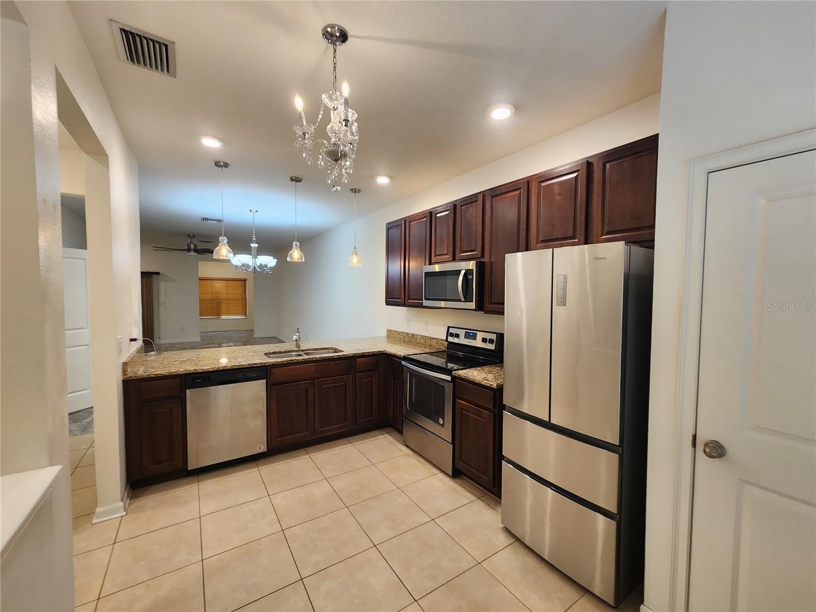1112 HILLHURST Drive – photo 4