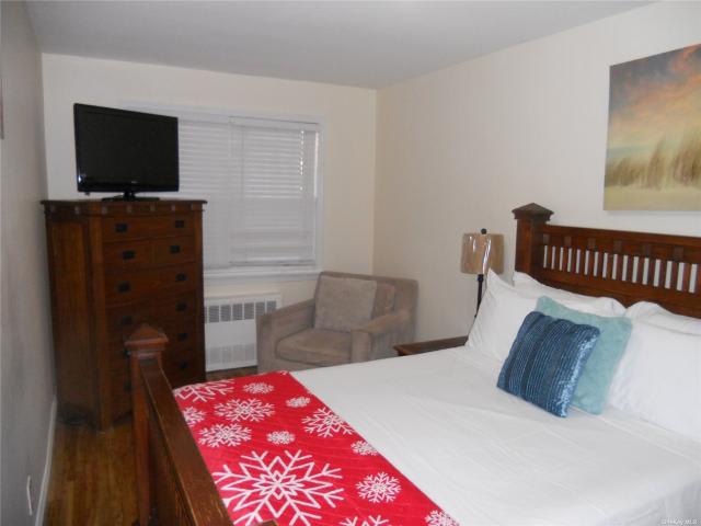 1459 E 96Th Street – photo 5
