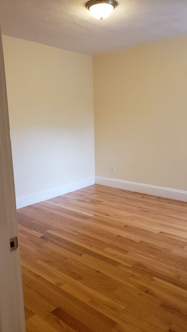 4 Bed 2 Bath W Ht Hw Included And Near The T – photo 5