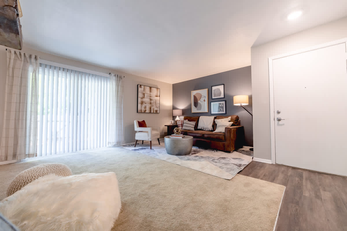 606 S Fess Ave 5Bedroom 5 5Bathroom Newly Renovated – photo 4
